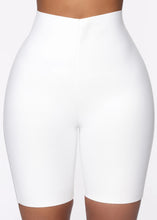 BANDAGED BIKER SHORTS